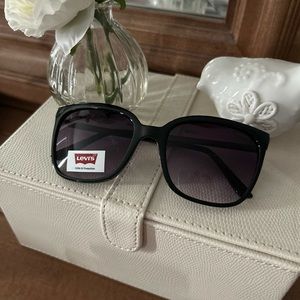 Women's Levi's 52mm Cat Eye Metal Temple Sunglasses
Color: Black